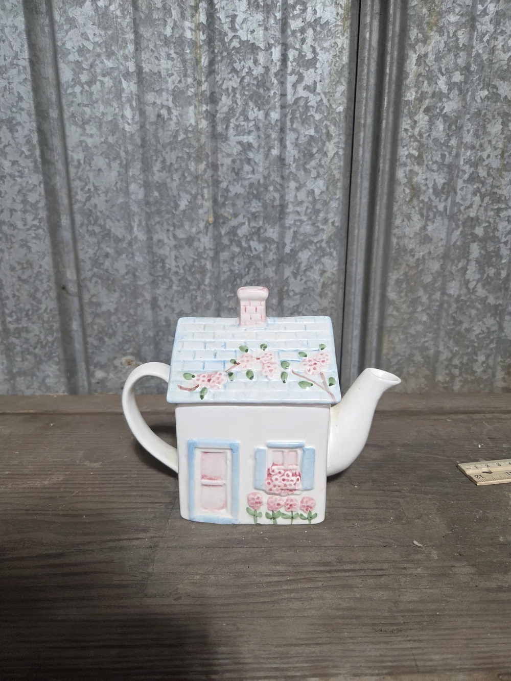 Ceramic Cottage Teapot in White and Pastel Pink/Blue